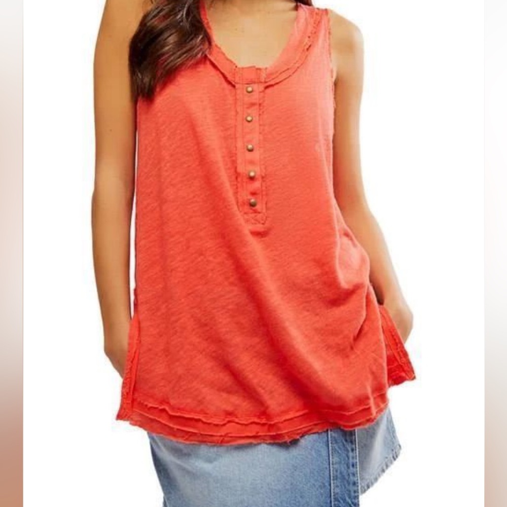 We The Free Love Language Solid Tank - nwot
